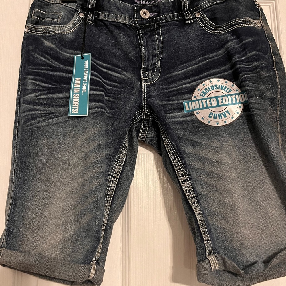 Denim shorts - Picture 2 of 5